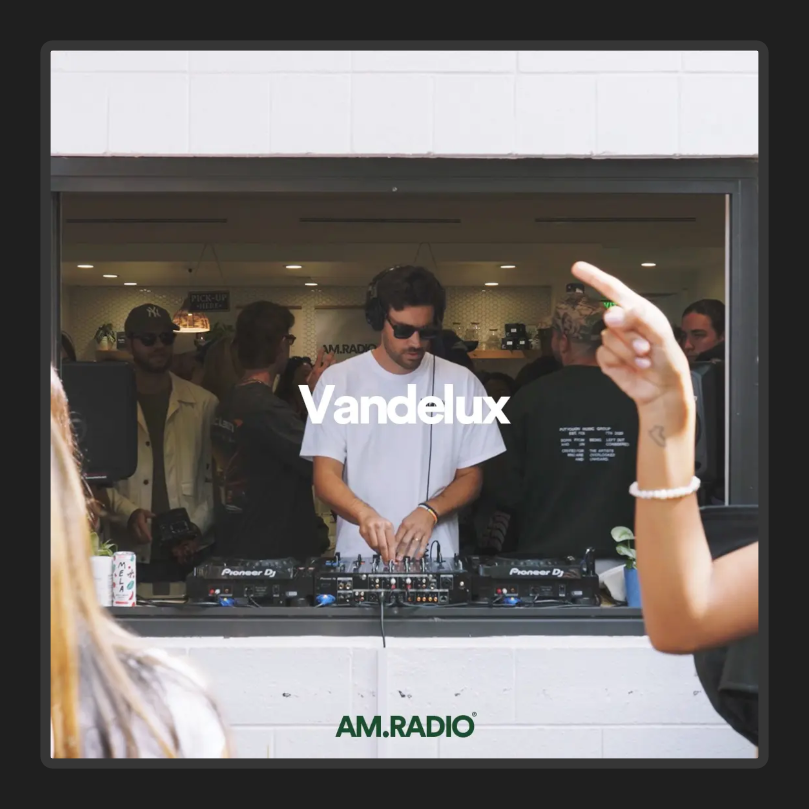 Vandelux AM.RADIO 002