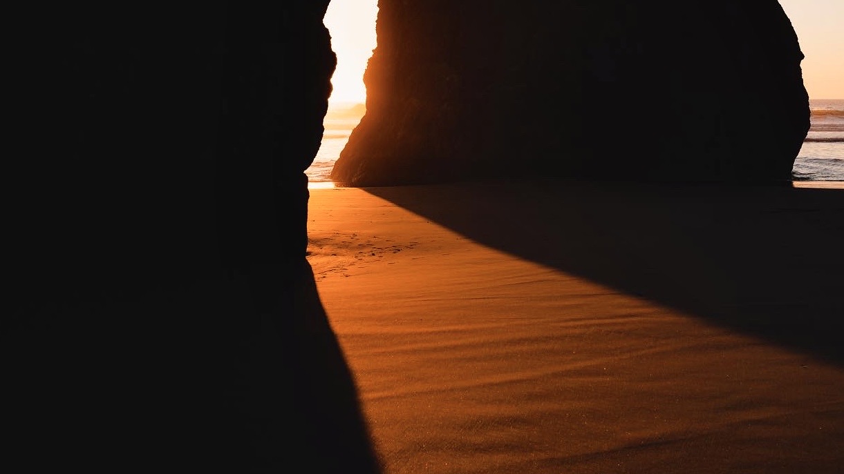 GOLDEN HOUR 003 //