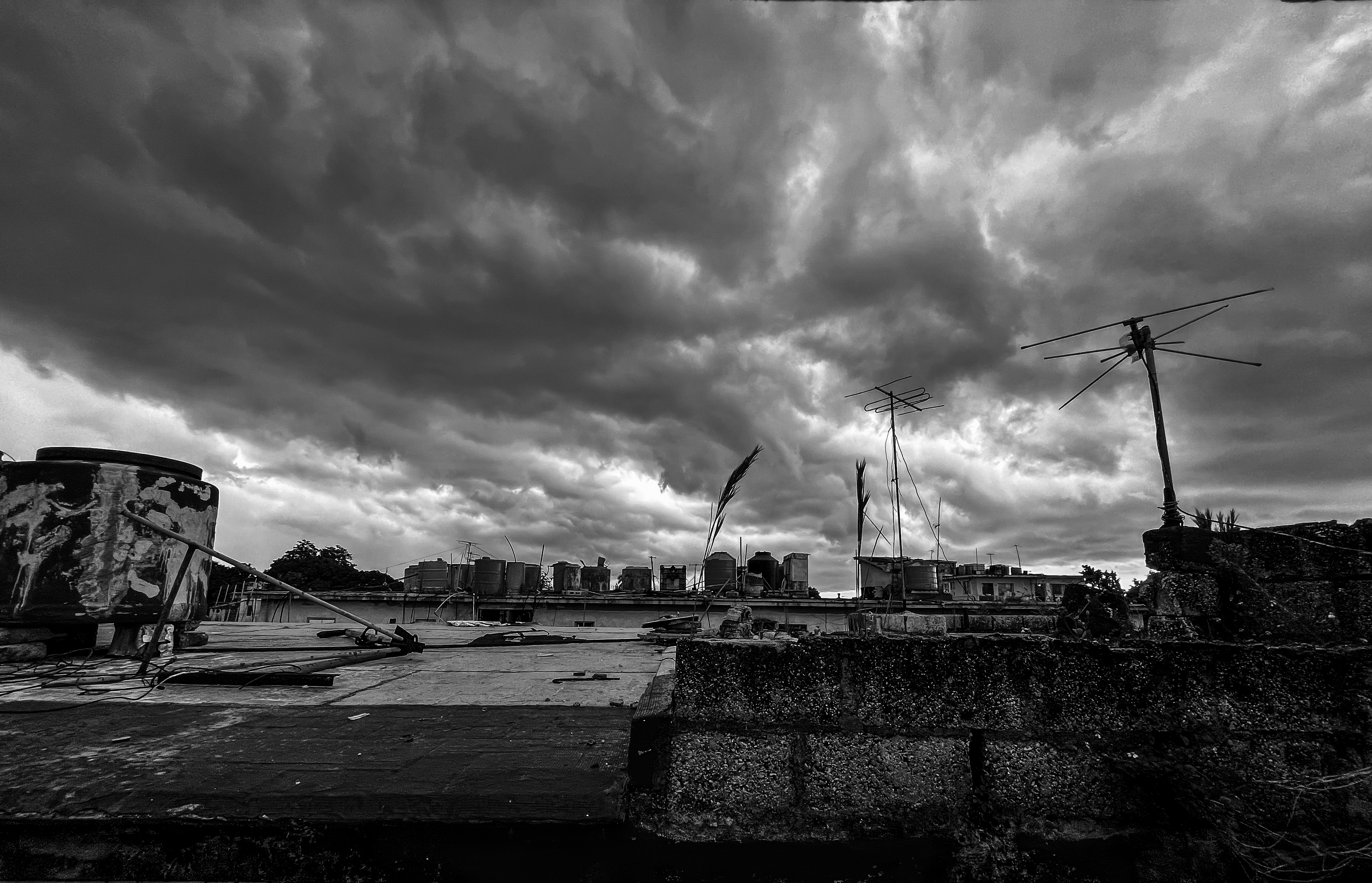 On the threshold of rain