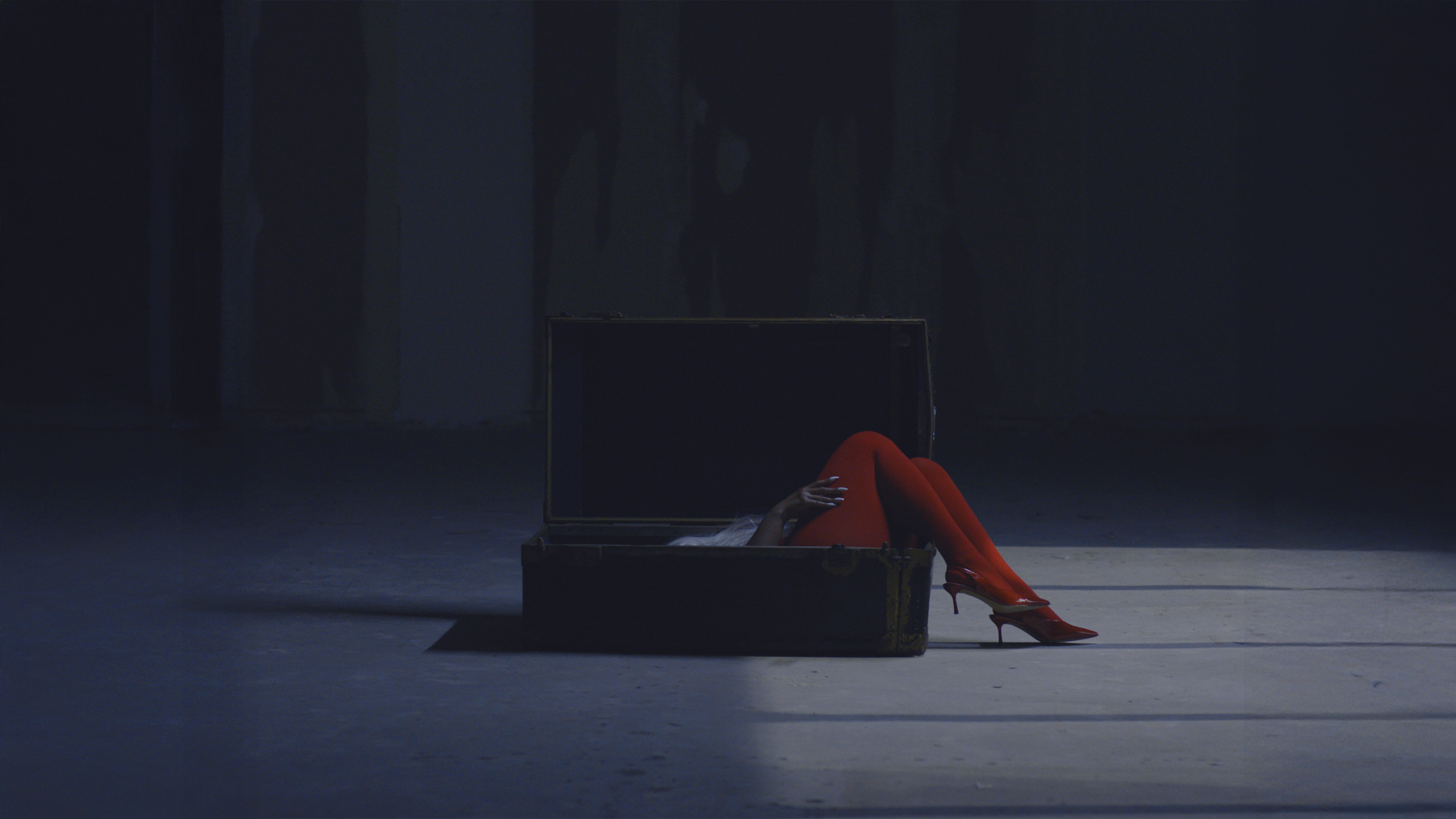 CHAOS (OFFICIAL MUSIC VIDEO) - LATASHÁ