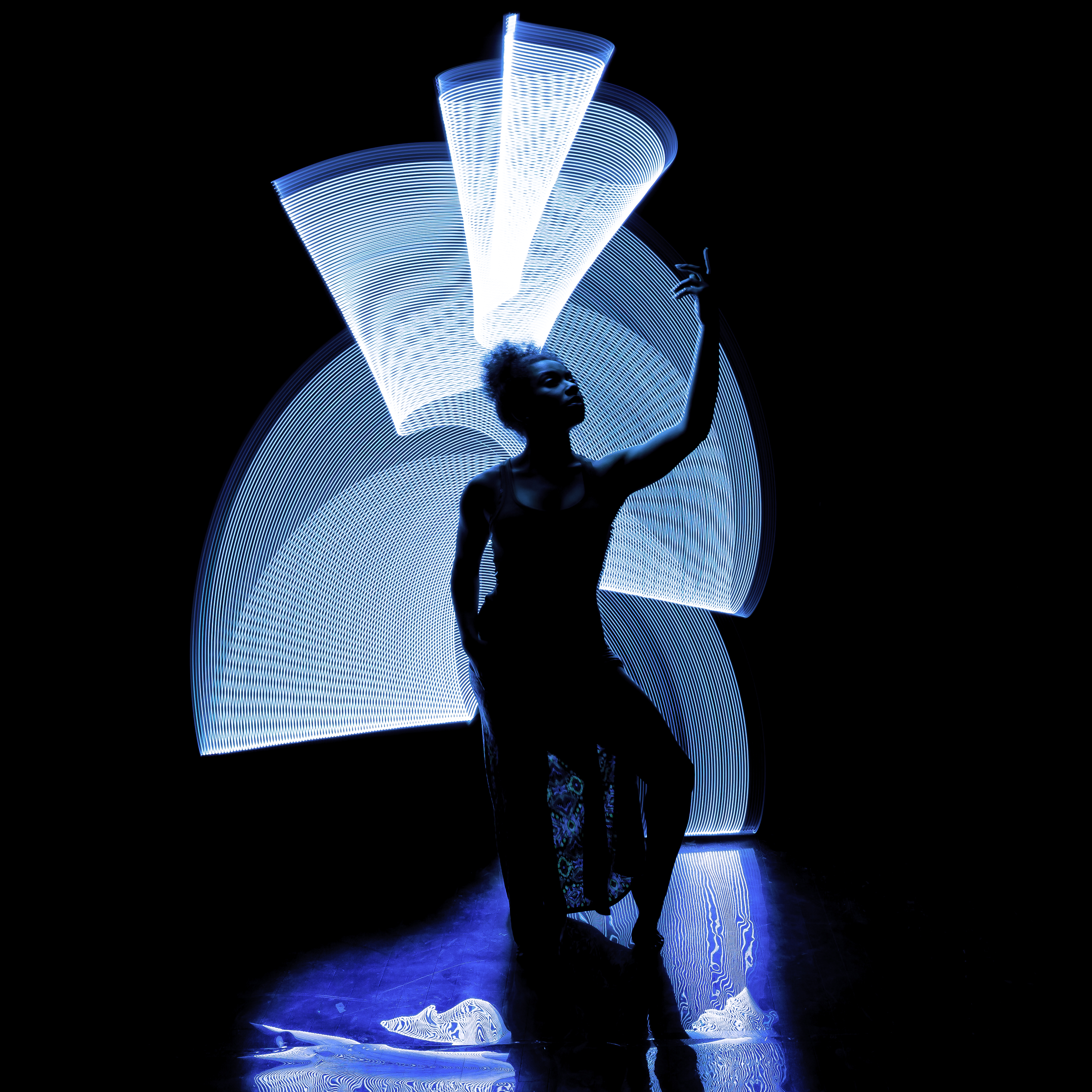 Light-painting Blue Puff - 2/4 (part 1)