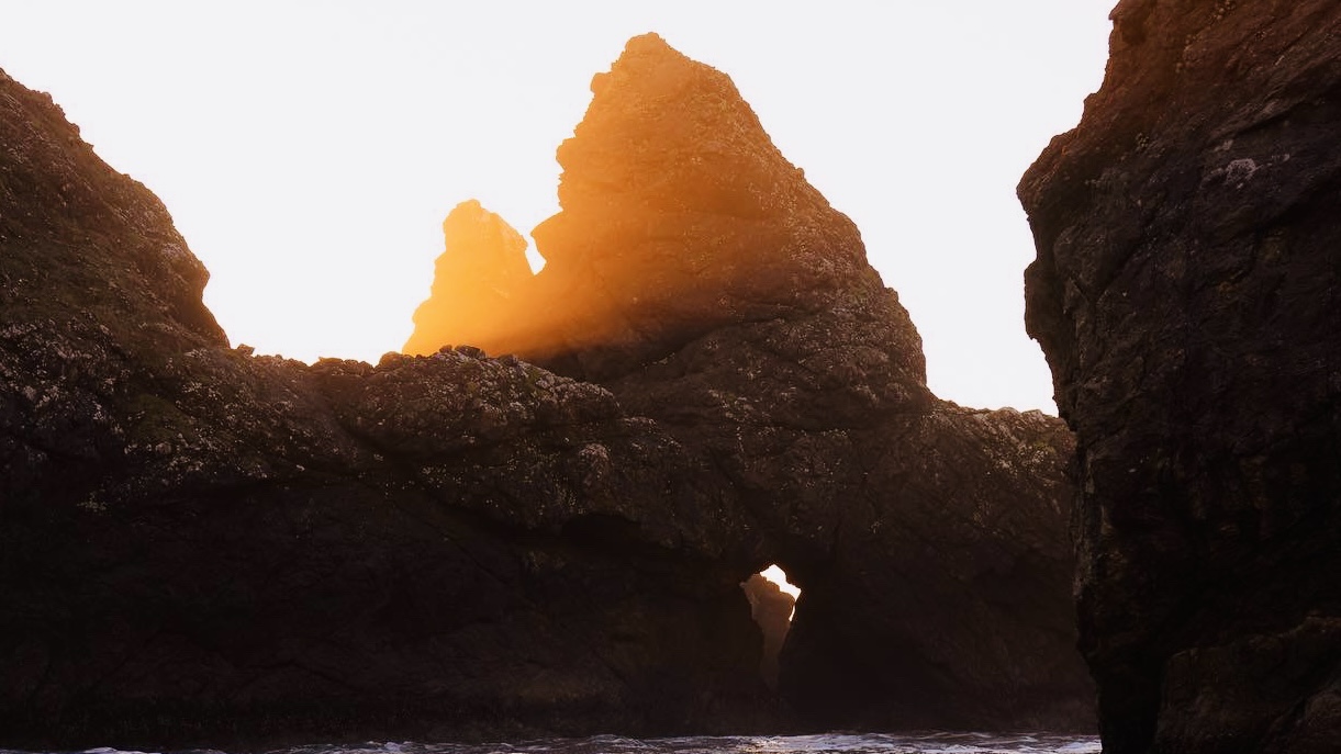 GOLDEN HOUR 002 //