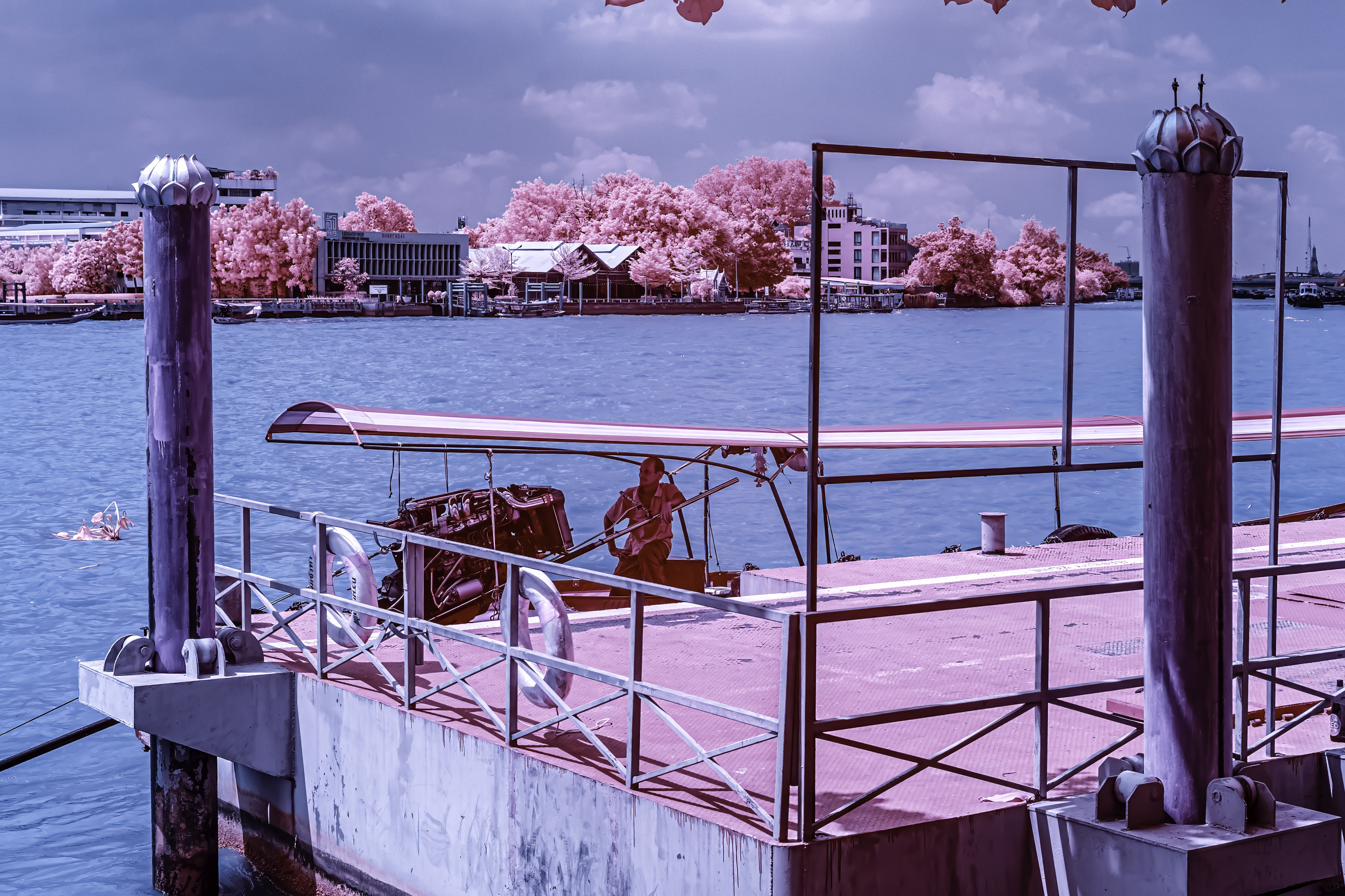 Moment 19 – Long Tail Boat #37