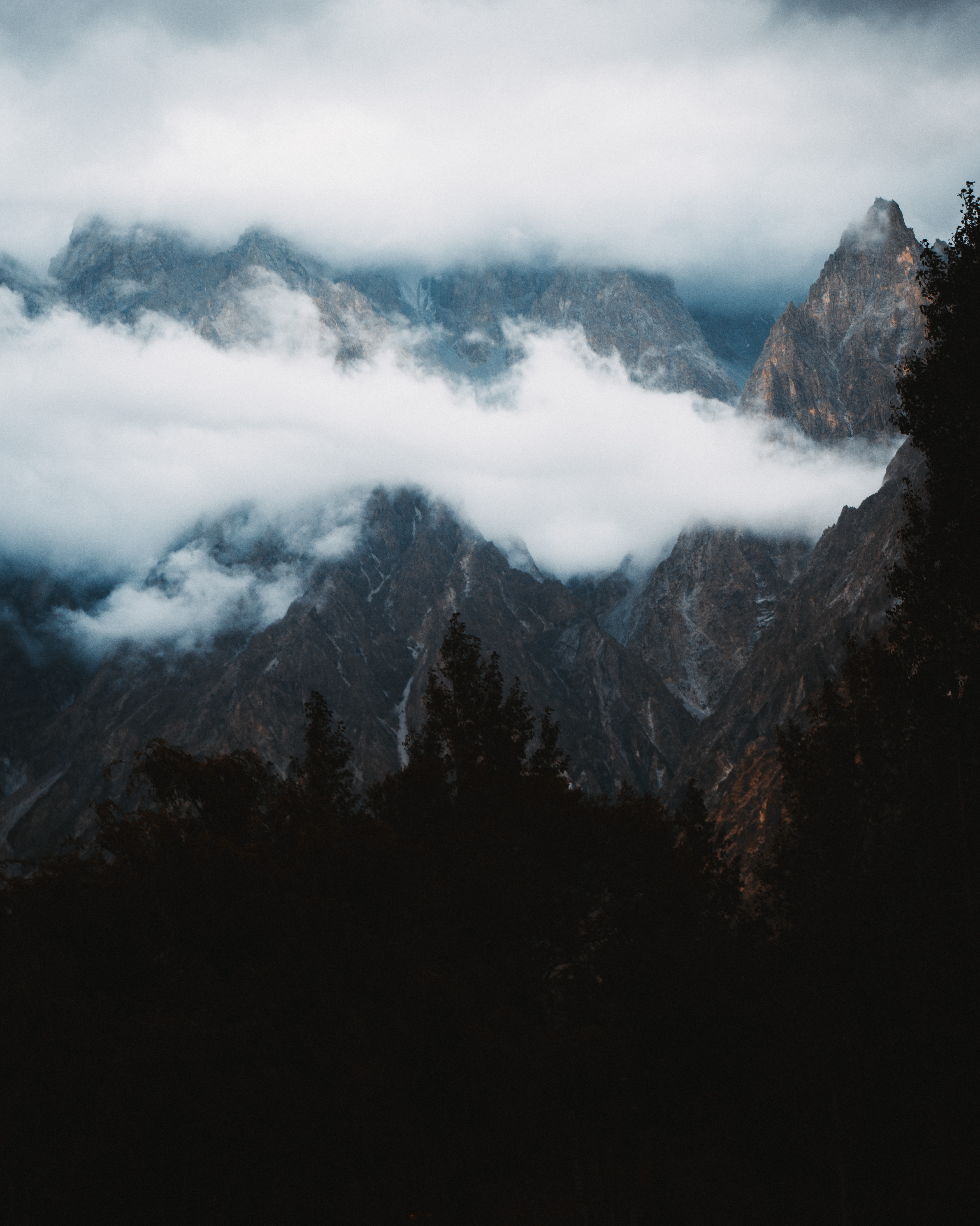 Veil of the Peaks