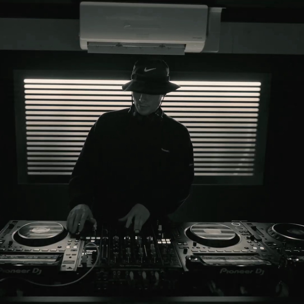 Live from Decentraland - Limited #717