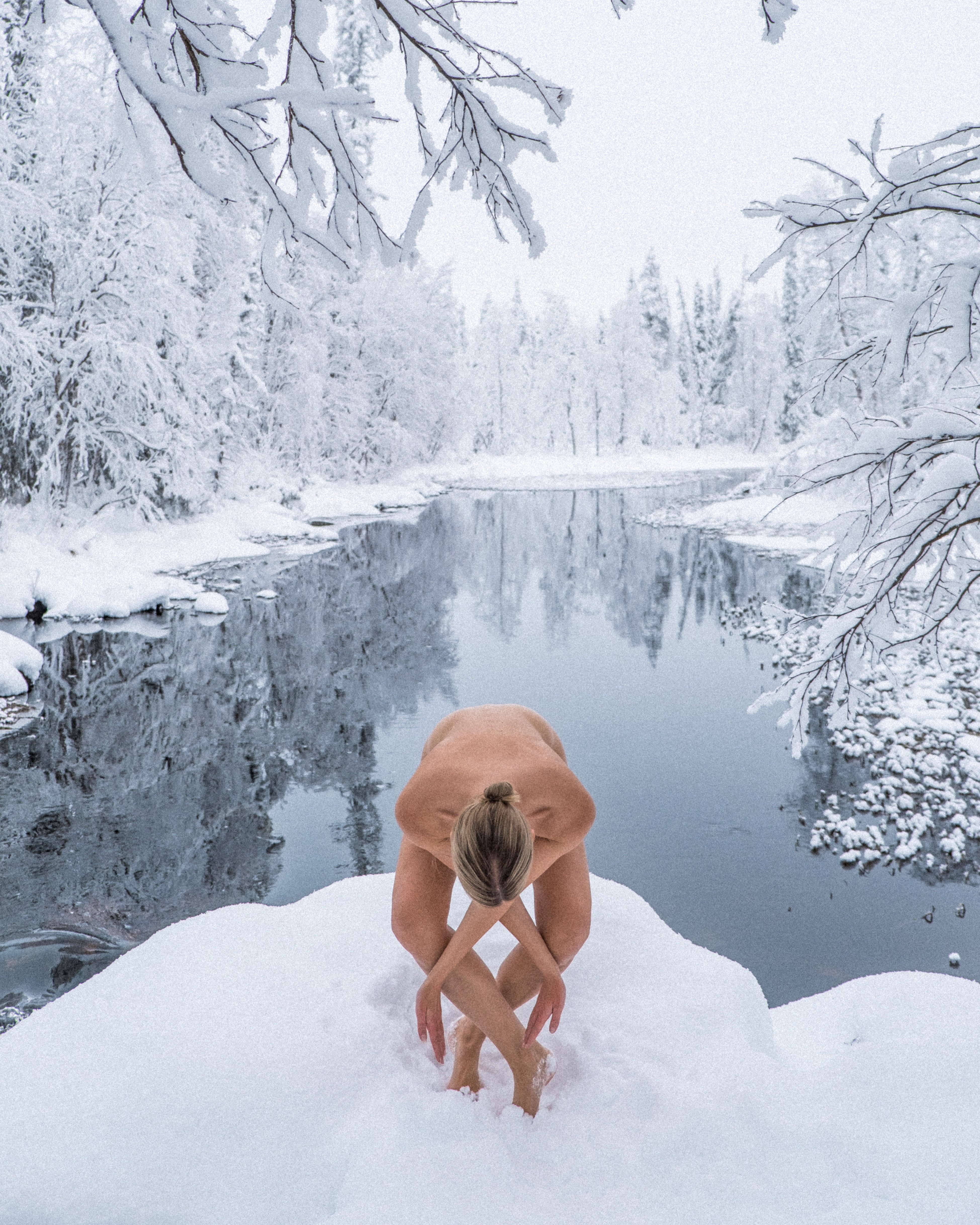 SNOWFLAKE: NUDE YOGA GIRL