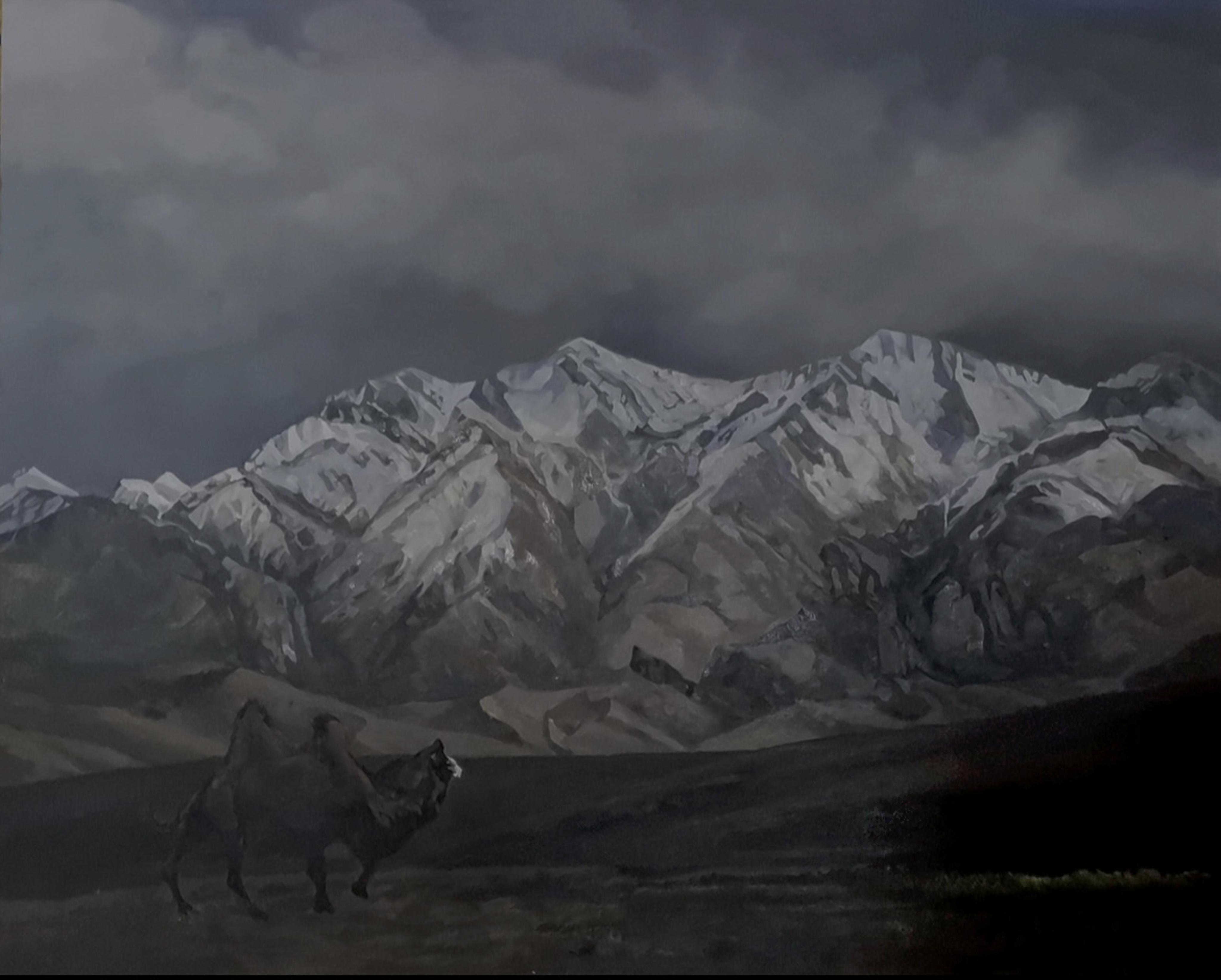 The wind sweeps Mount Mang, sand rises in the desert;