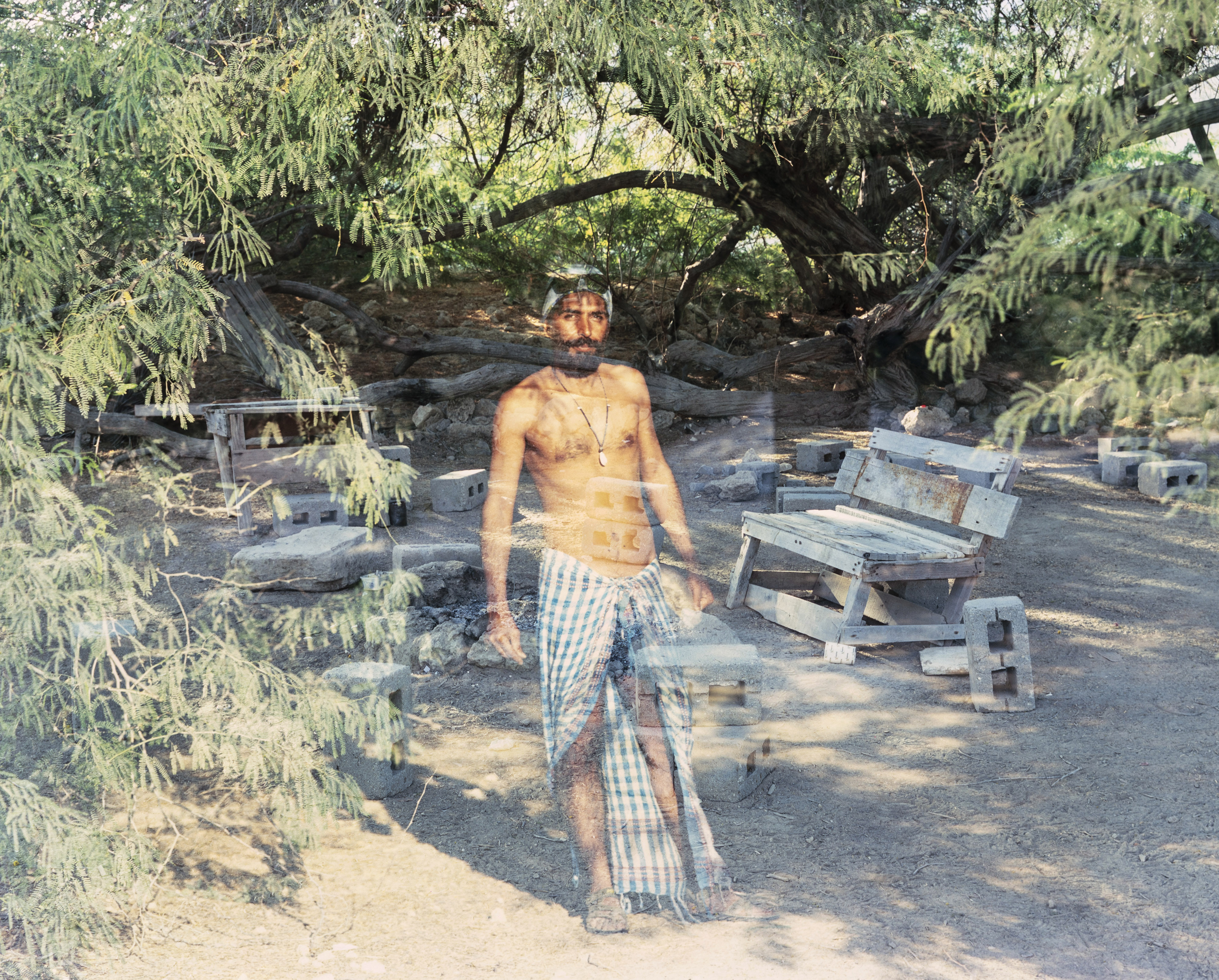 Surrounding Moments 090