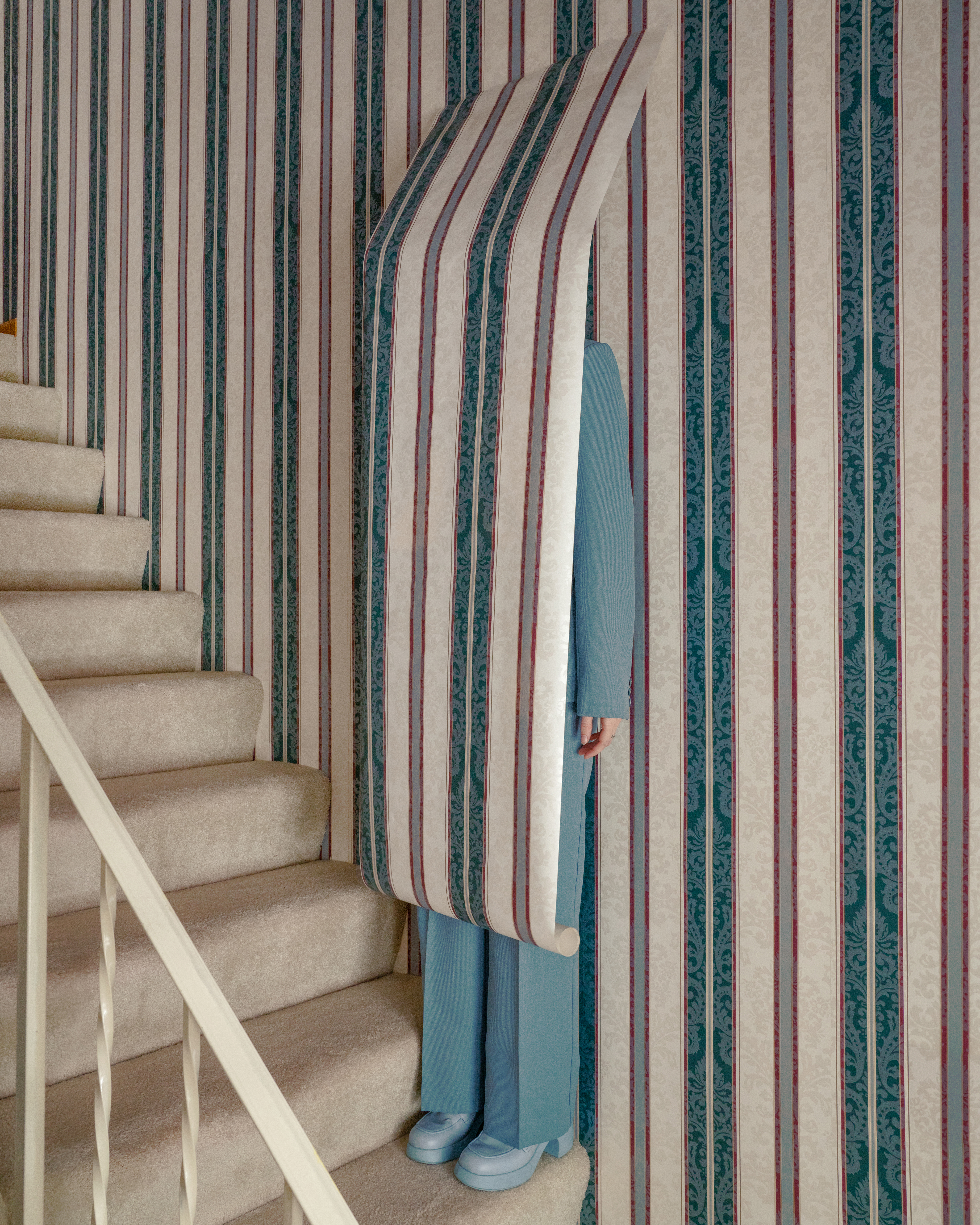 Disappear in Ten Steps #2/10