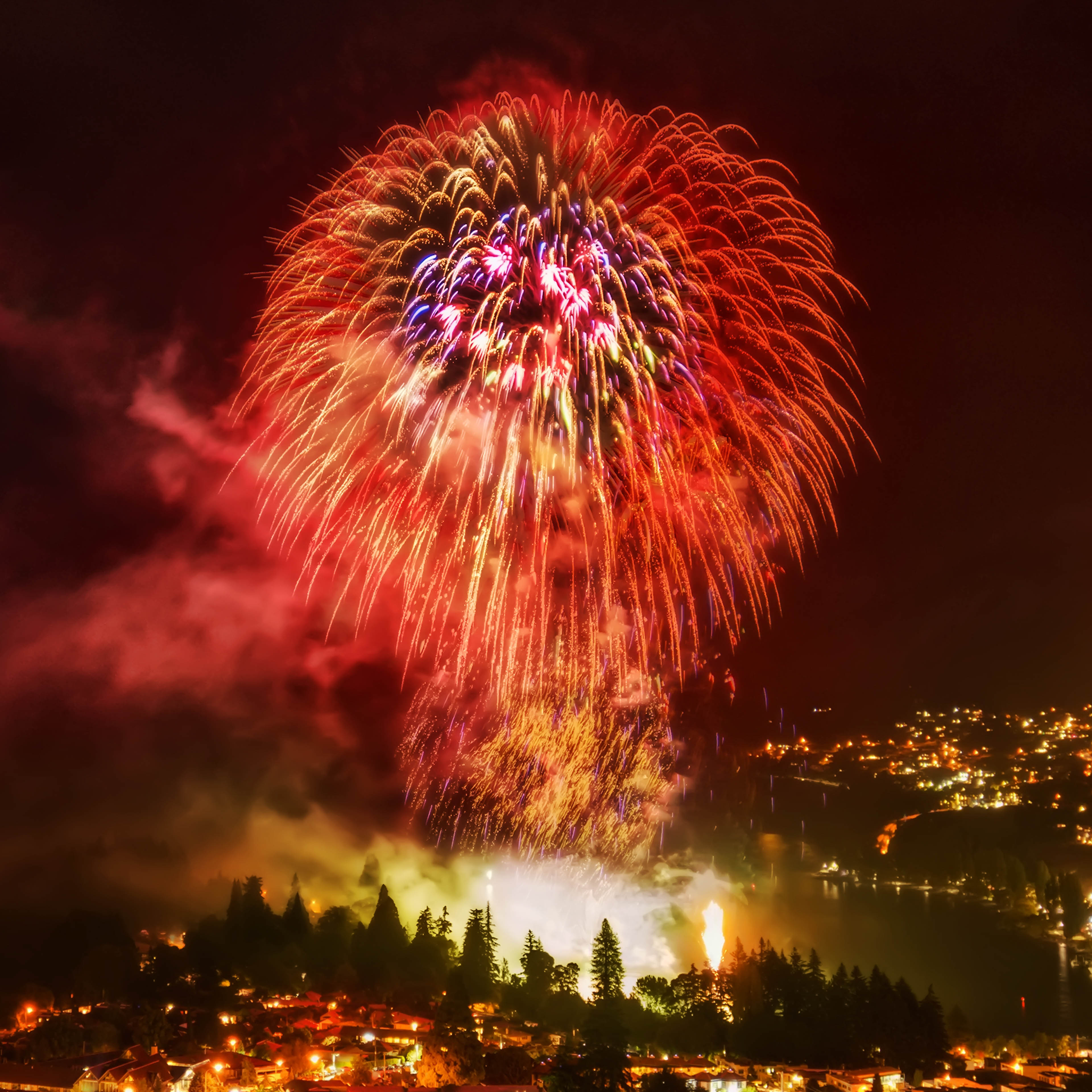 2013 Fireworks in Queenstown #0610