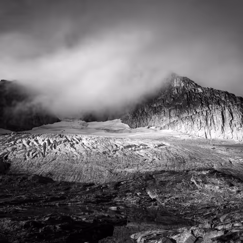 Of Craggy Peaks and Shrouded Heavens