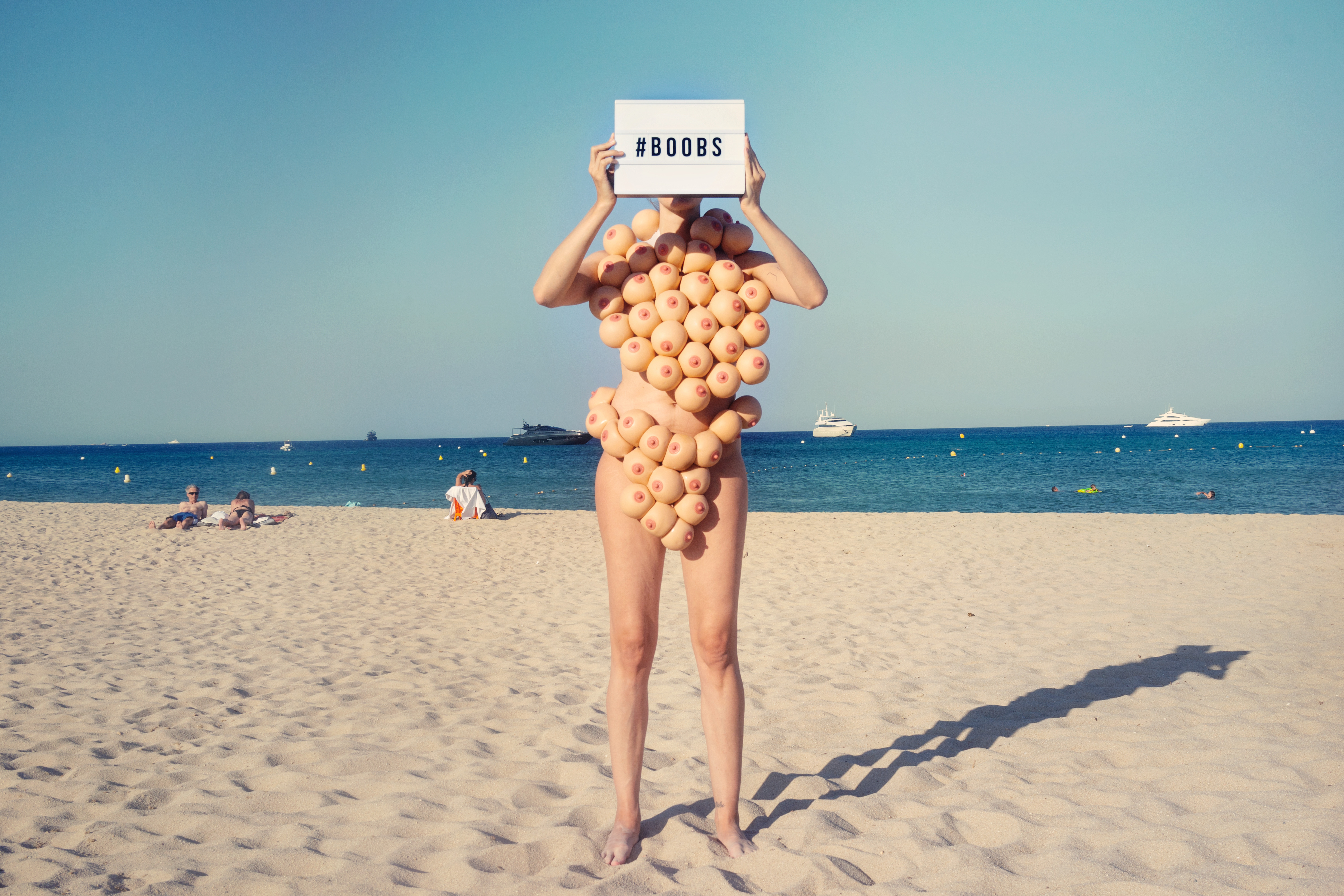 Topless at the Beach (23/47)