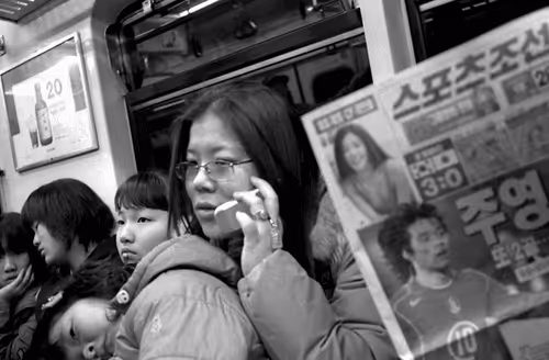 Subway_newspaper and call