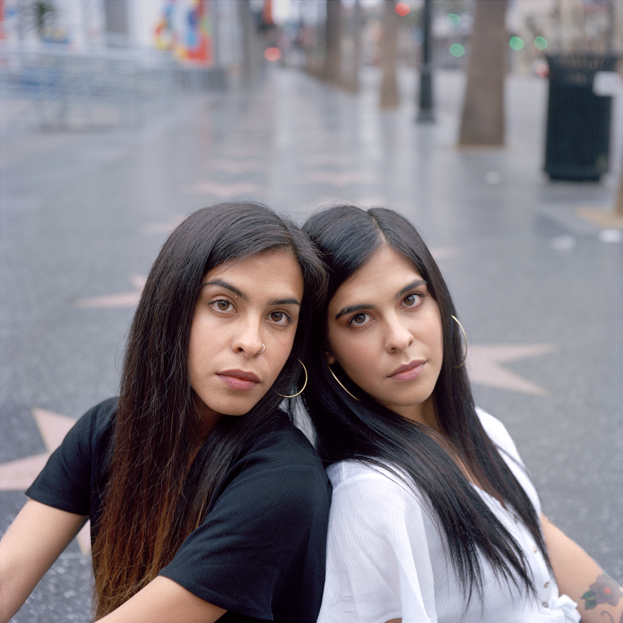 Twin Flames #79. Delia & Dalia Michel