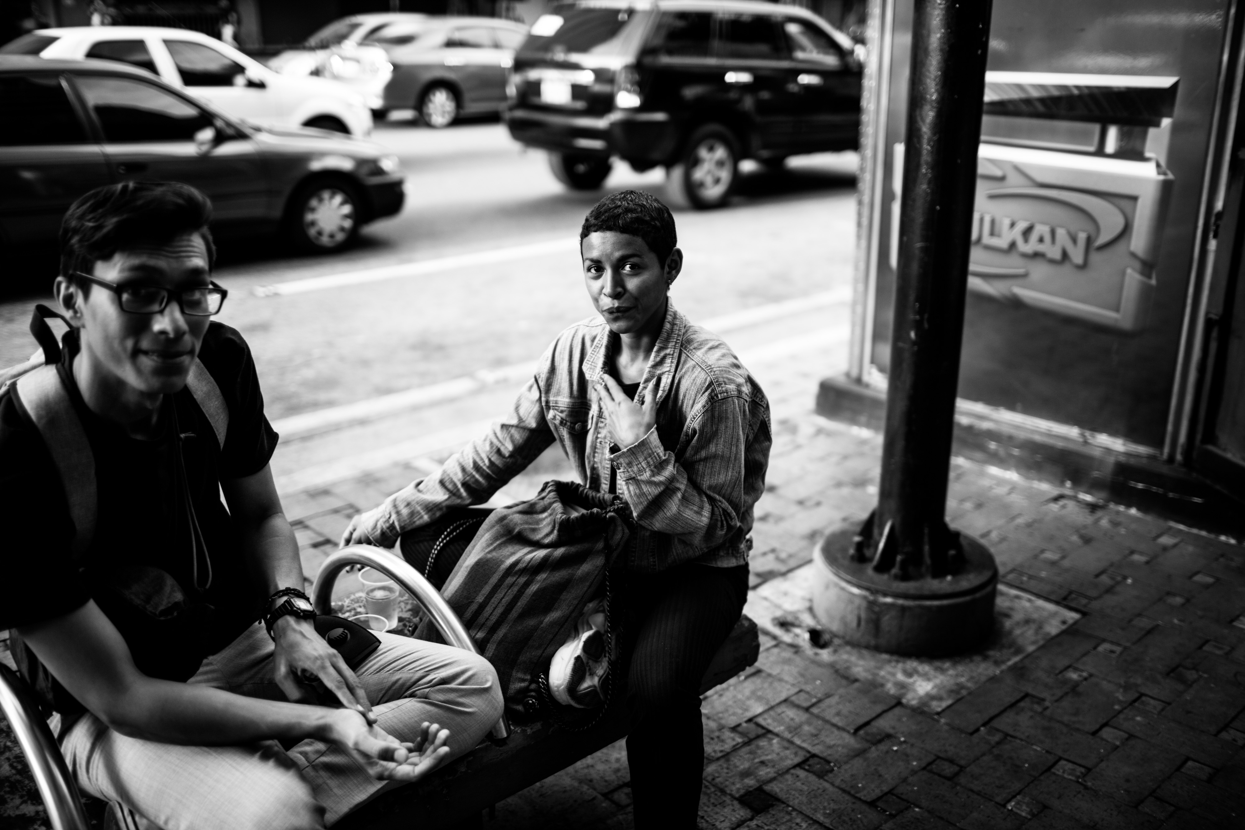 Eye contact 080