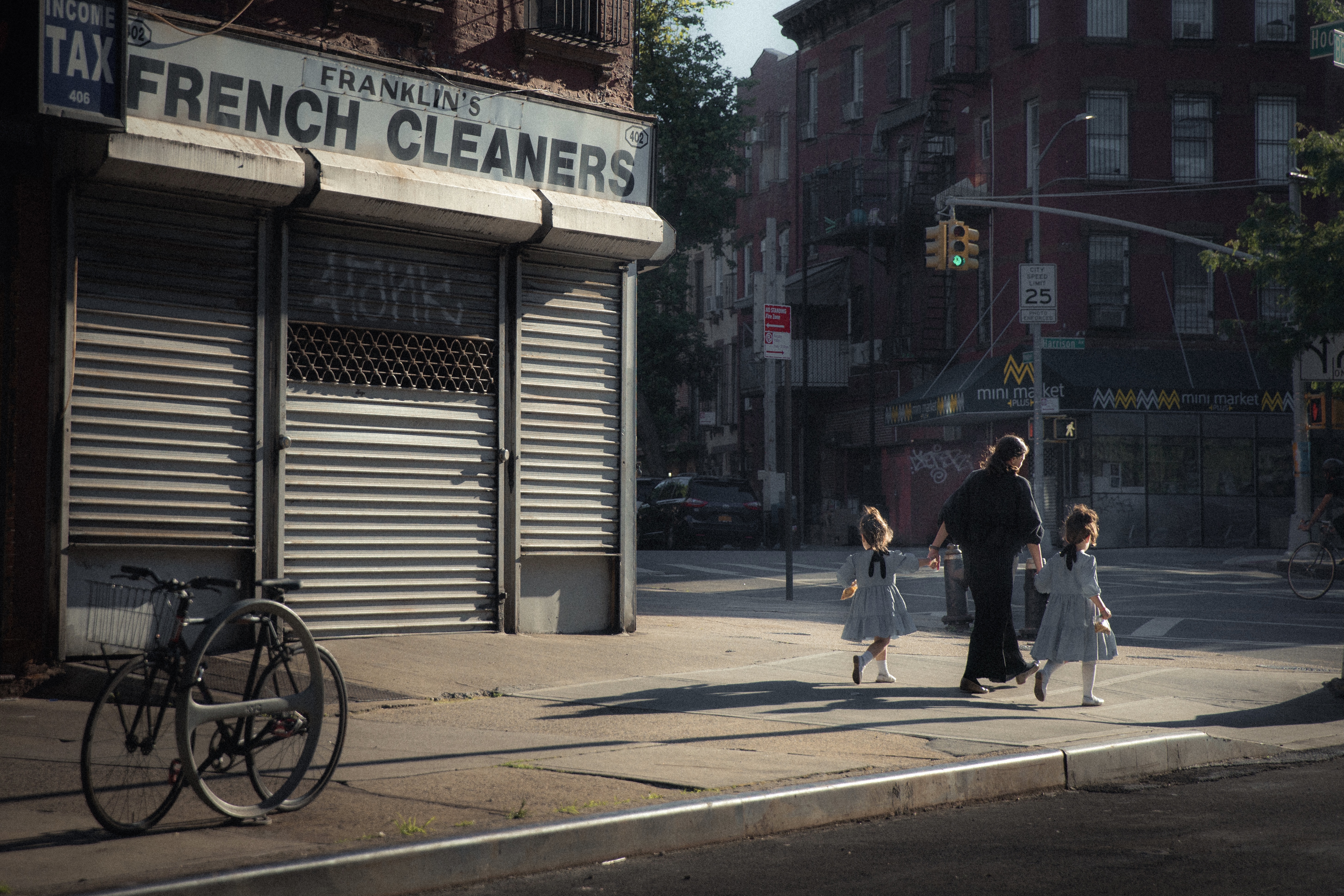 The French Cleaners - Moments: Around The World #9