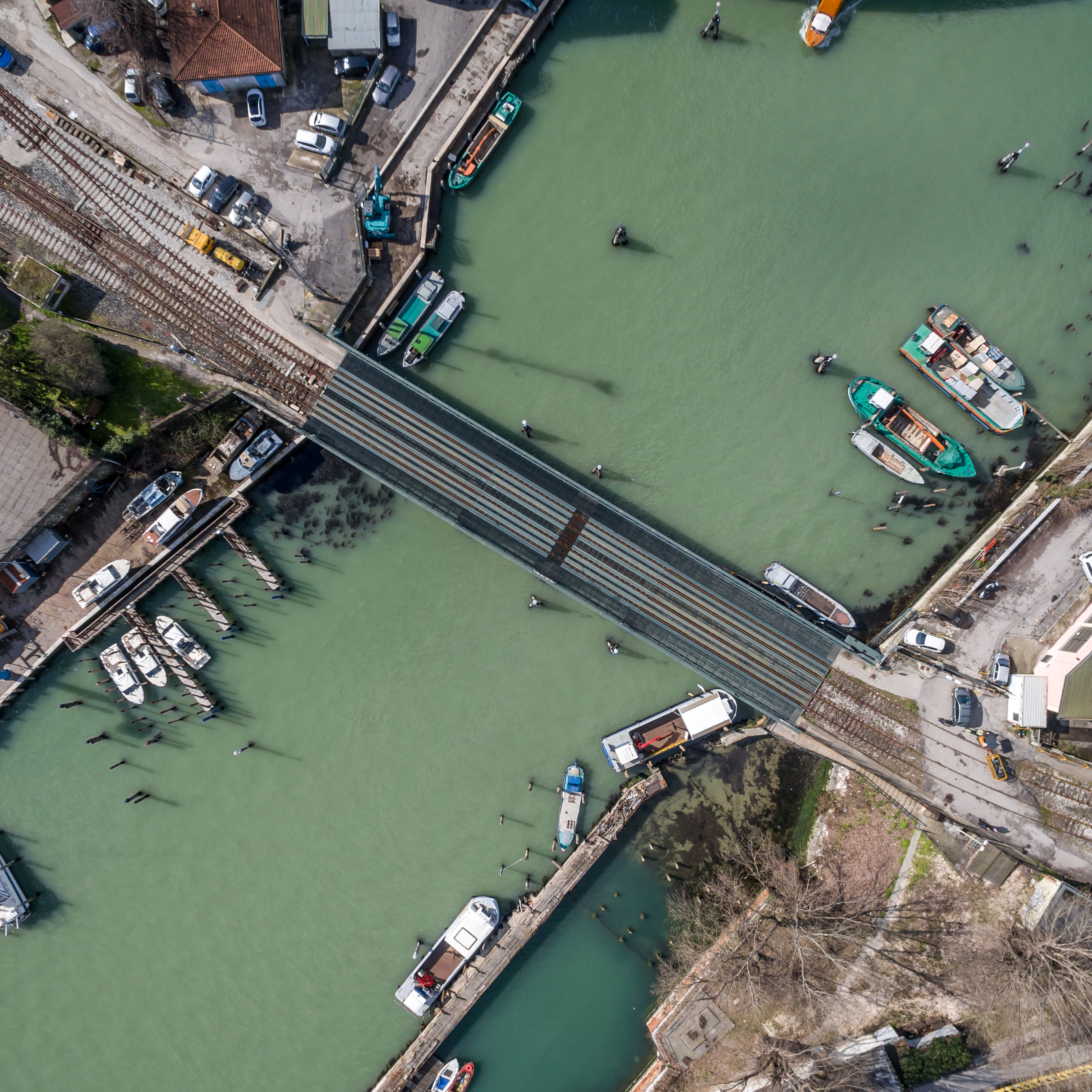 Crossings (Venice) 5/25