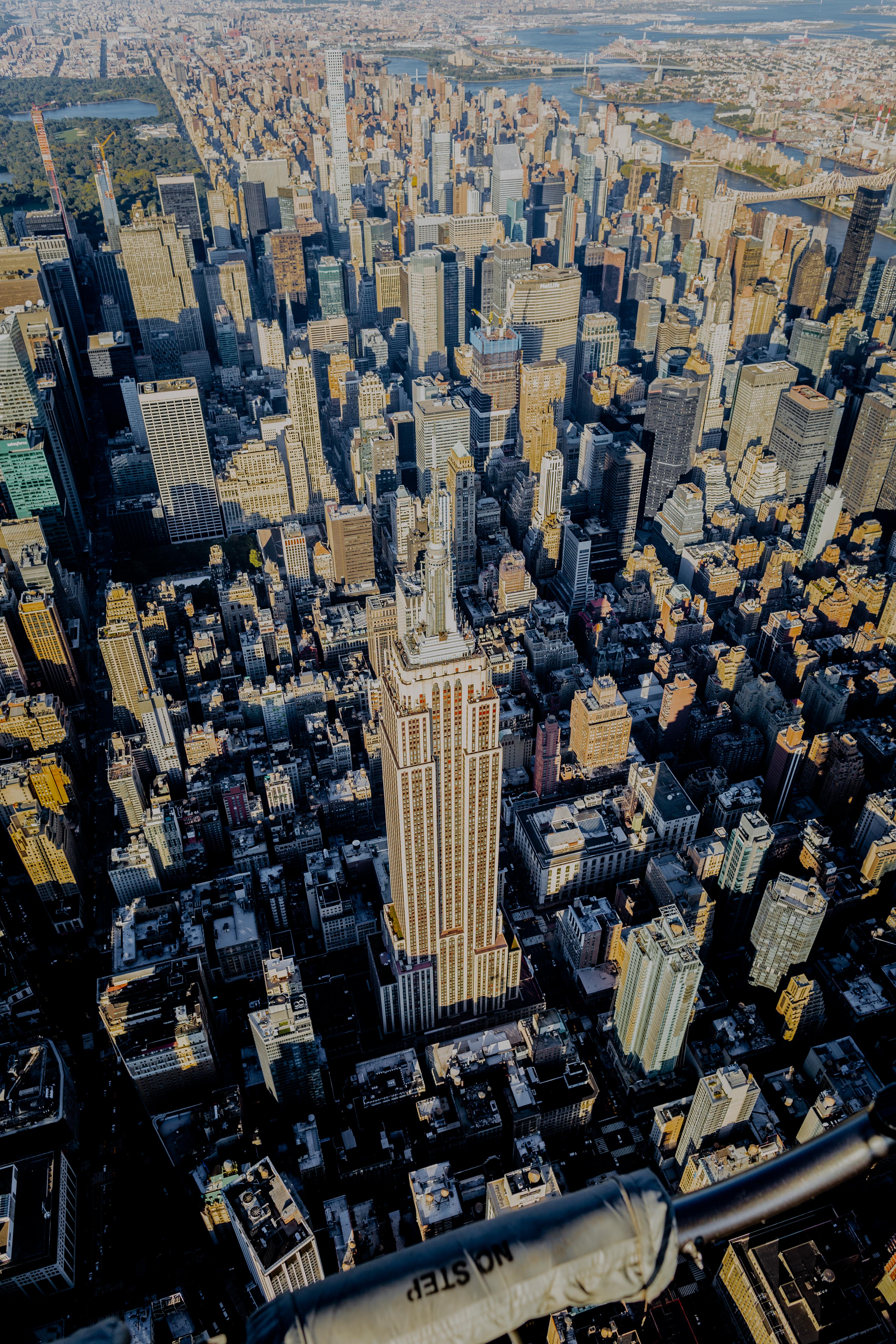 Manhattan, New York: Above the Noise