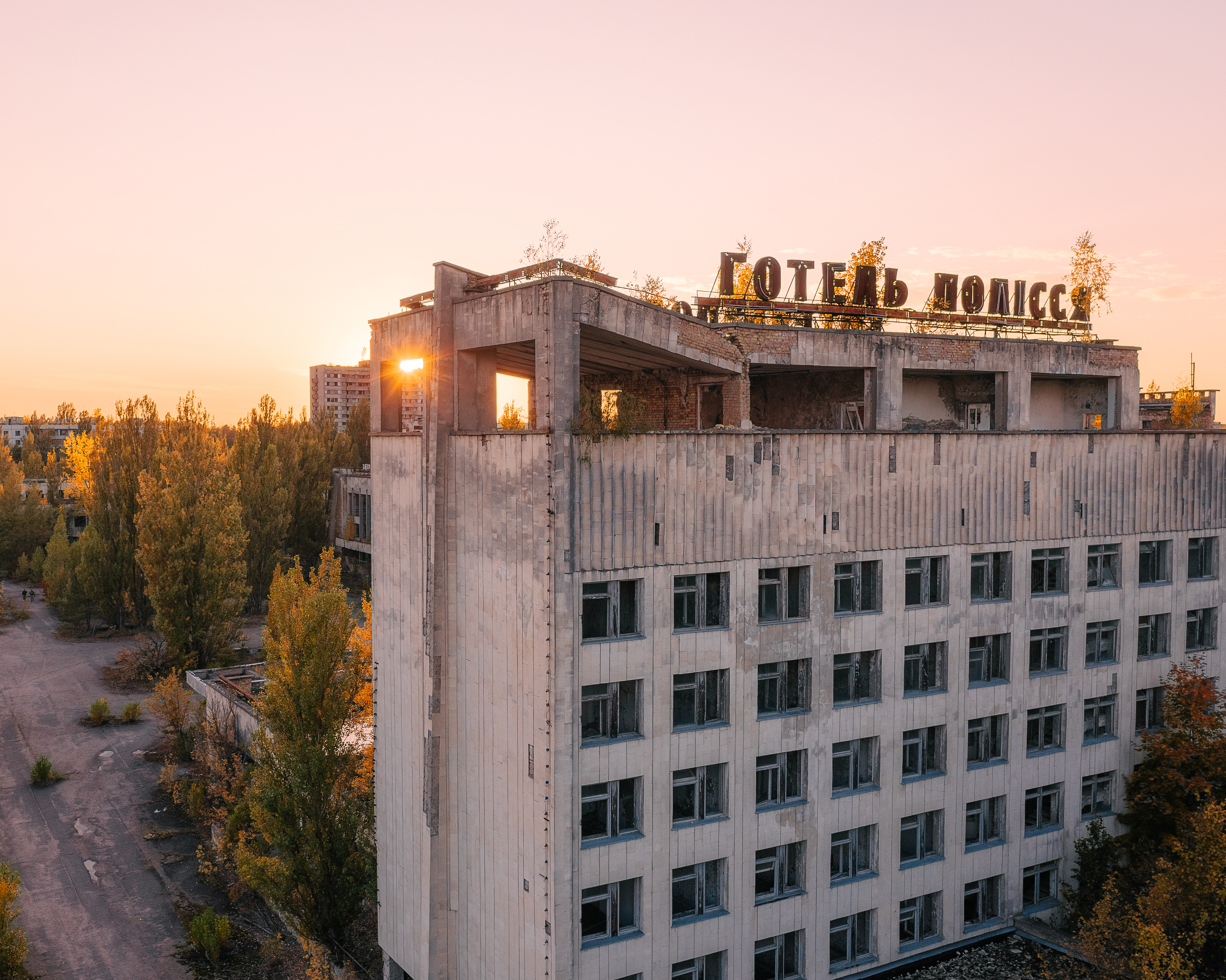 CONTAMINATED #34 - Hotel Polise