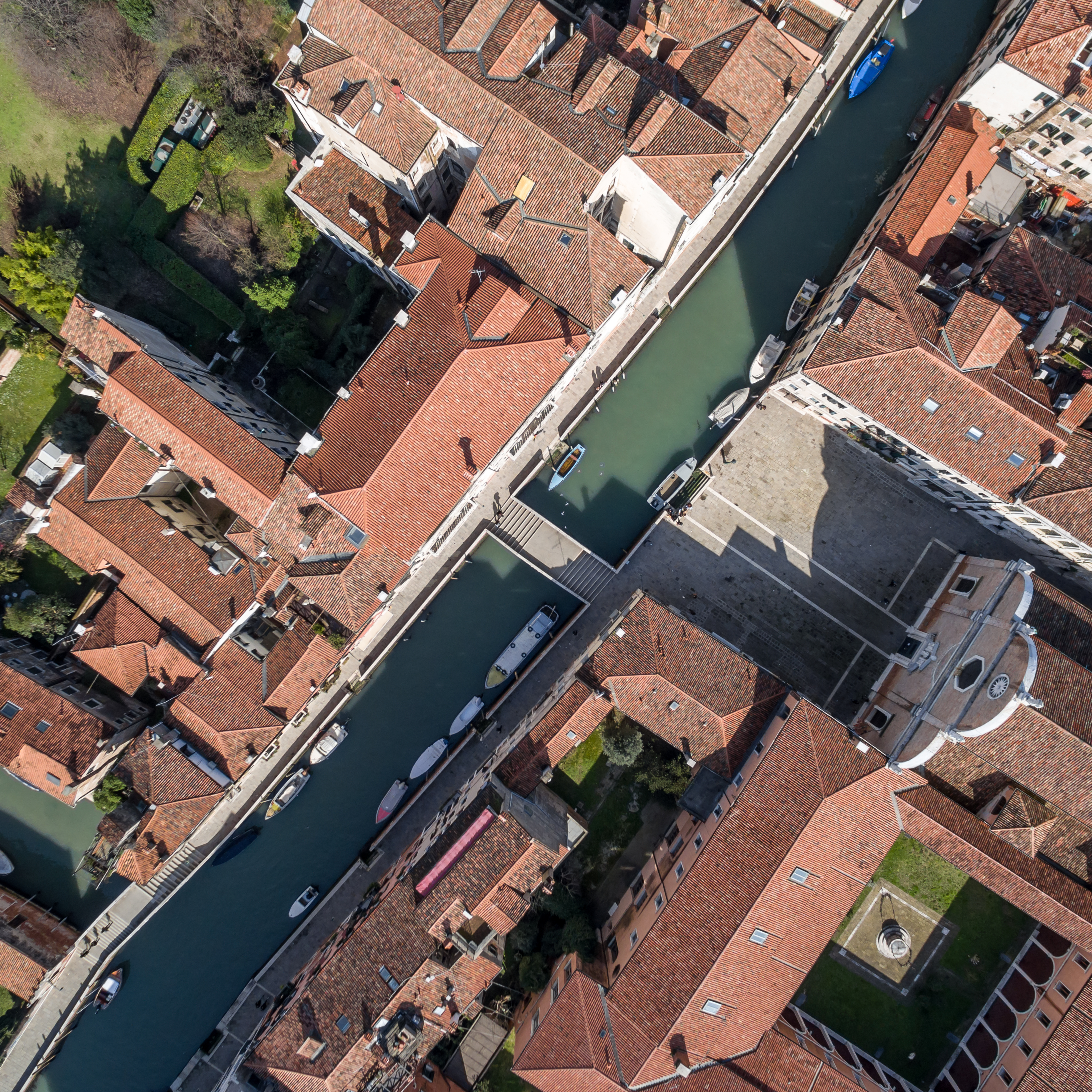 Crossings (Venice) 2/25