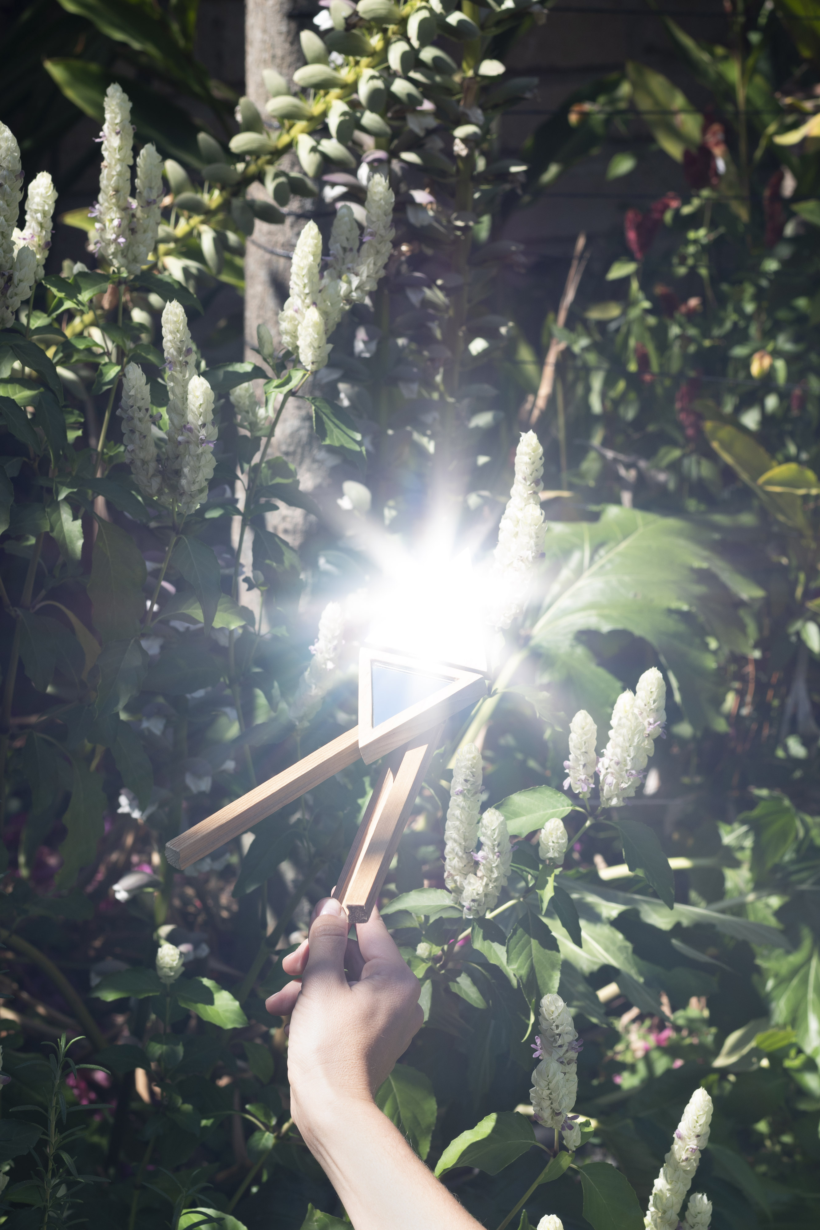 Blinding oneself to reach certainty I 2