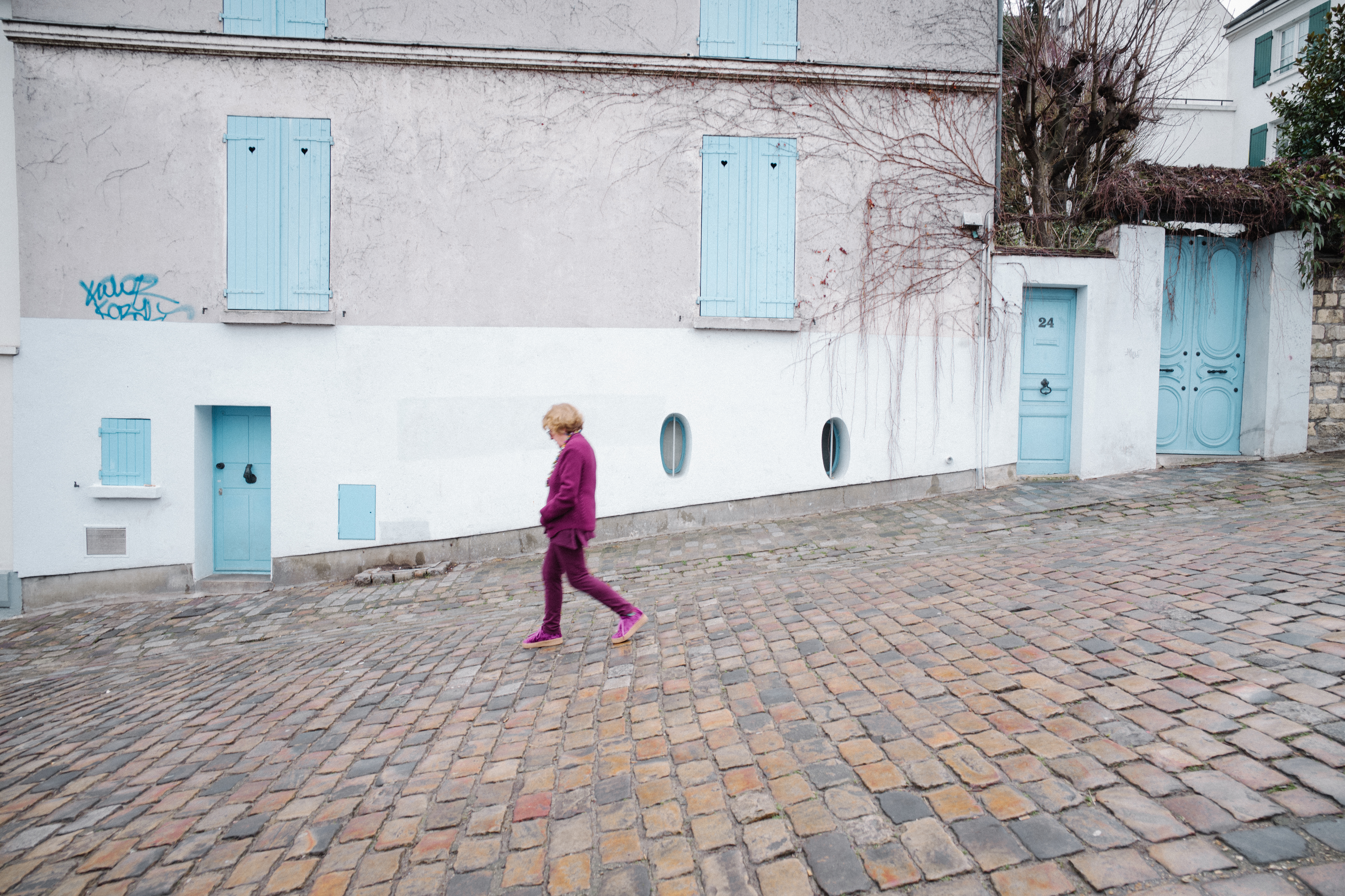 Le 24, Rue du Silence (24, Street of Silence)