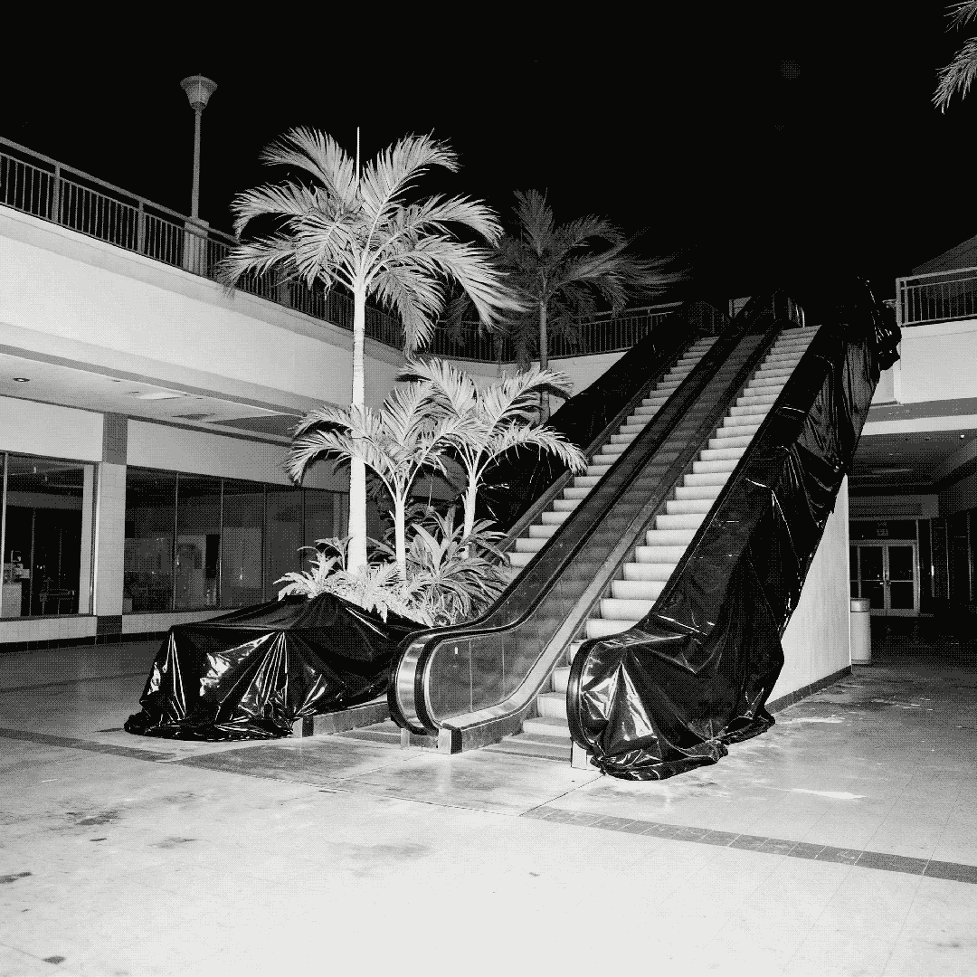 DEAD_MALL_